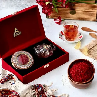 تصویر 1 از زعفران کادویی لوکس با بسته‌ بندی شیک و مناسب هدیه و سوغات